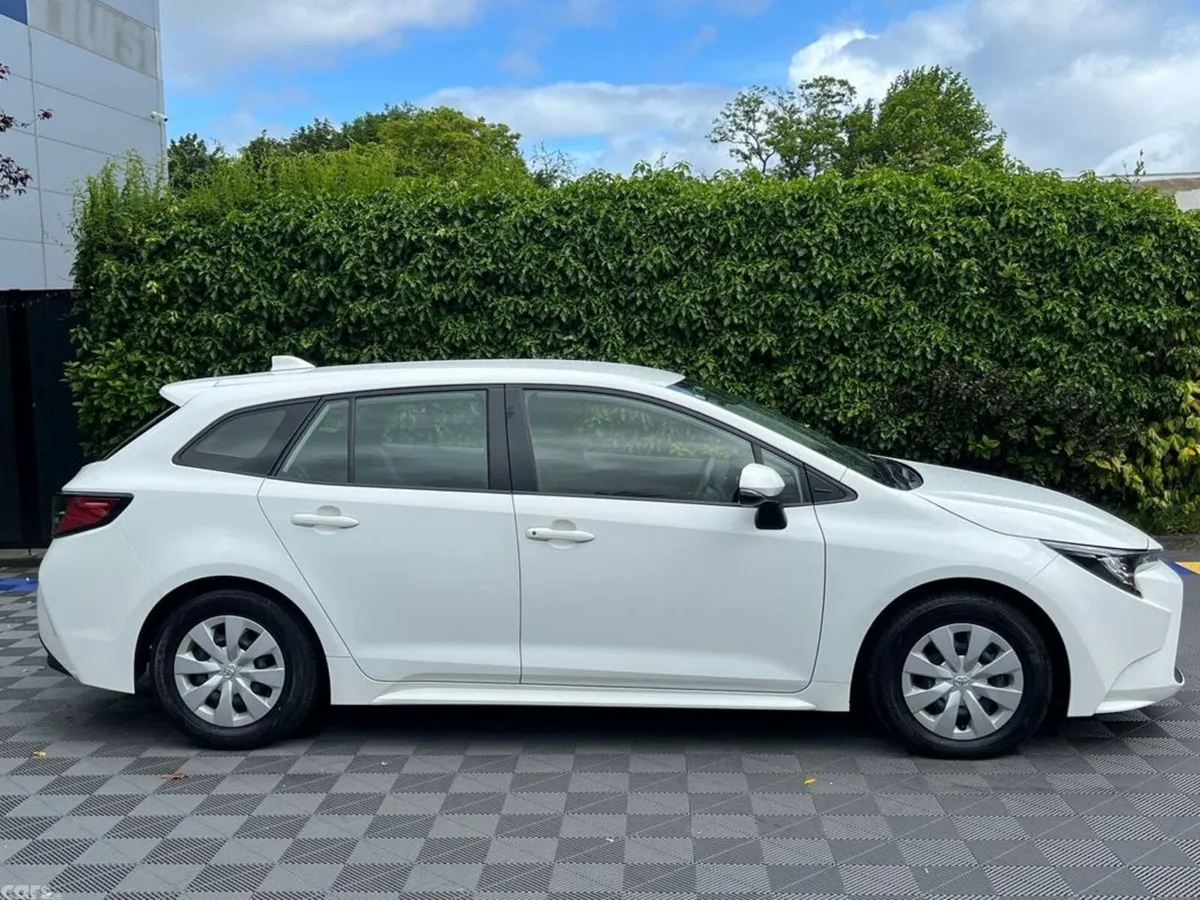 Toyota Corolla Estate, Petrol Hybrid, 2022, White