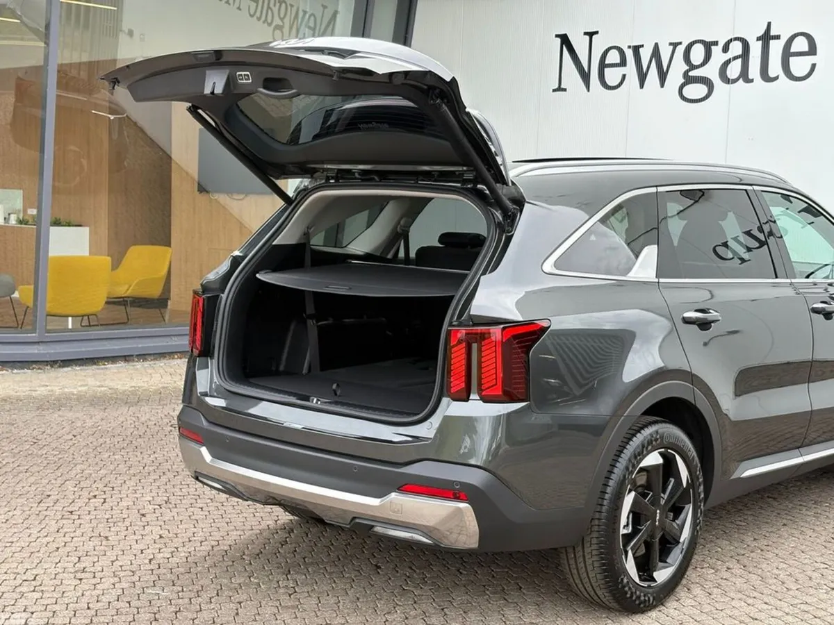 Kia Sorento SUV, Diesel, 2027, Grey