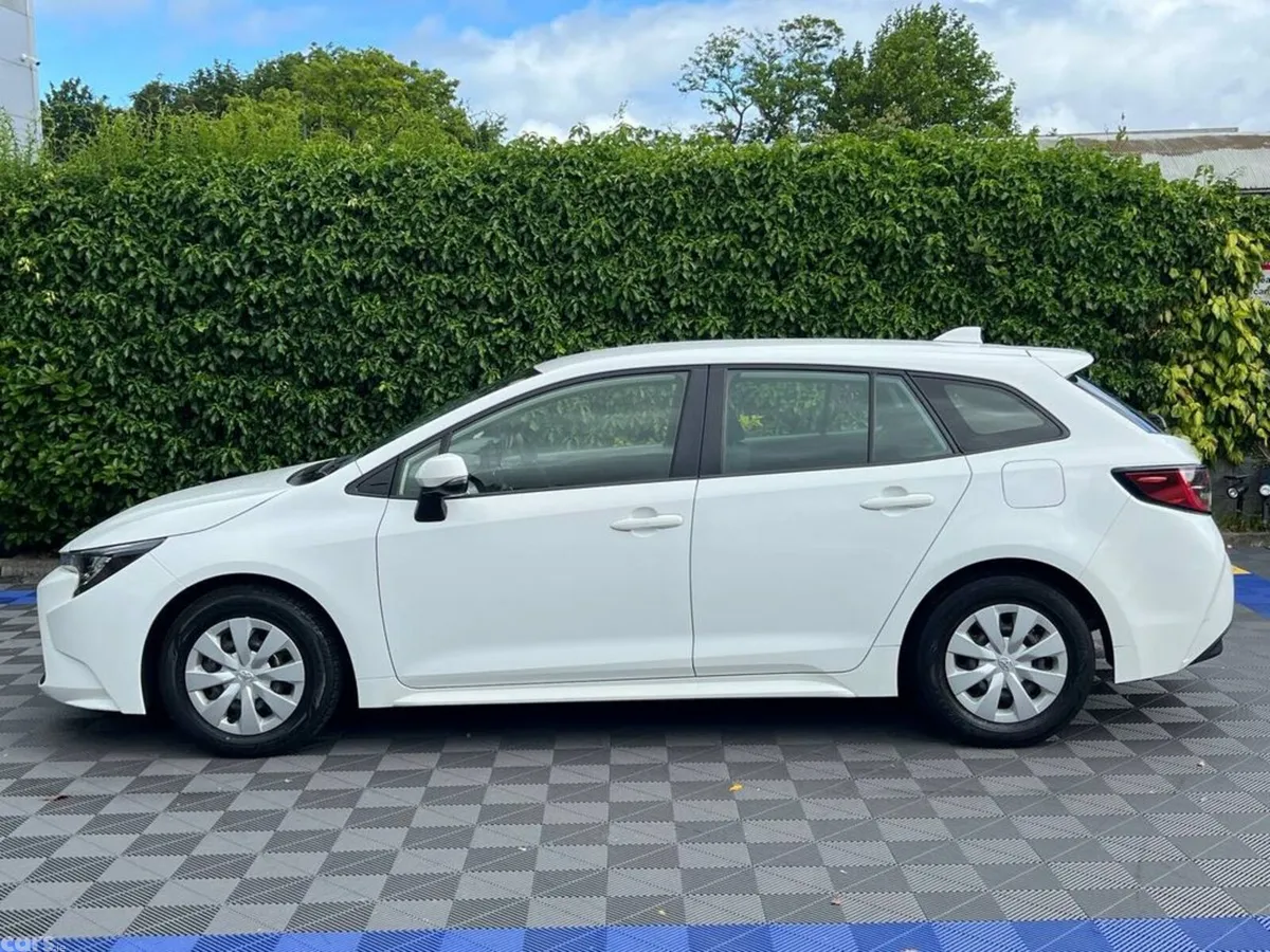 Toyota Corolla Estate, Petrol Hybrid, 2022, White
