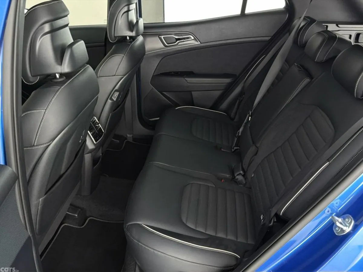 Kia Sportage SUV, Diesel Hybrid, 2025, Blue