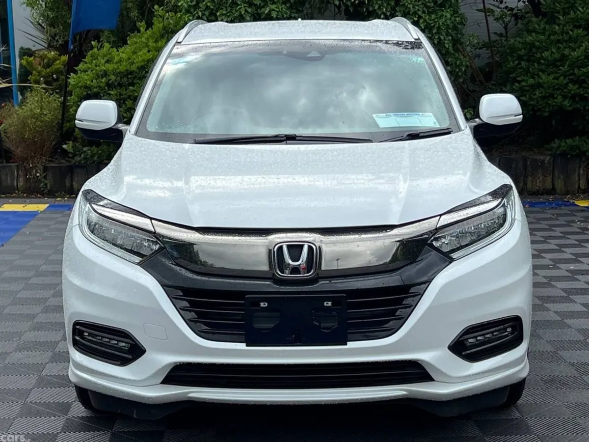 Honda Vezel SUV, Petrol Hybrid, 2021, White