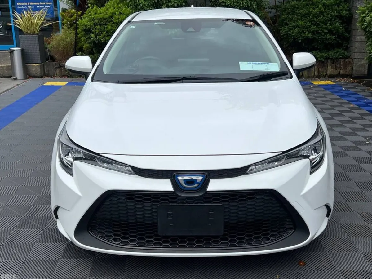 Toyota Corolla Estate, Petrol Hybrid, 2022, White