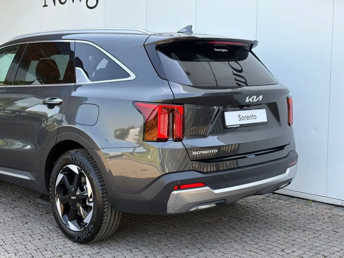 Kia Sorento SUV, Diesel, 2027, Grey
