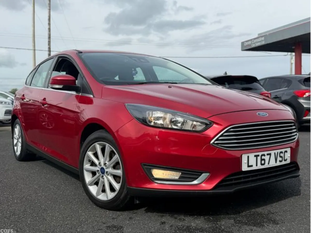 Ford Focus Hatchback, Diesel, 2017, Red