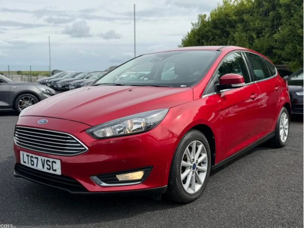 Ford Focus Hatchback, Diesel, 2017, Red