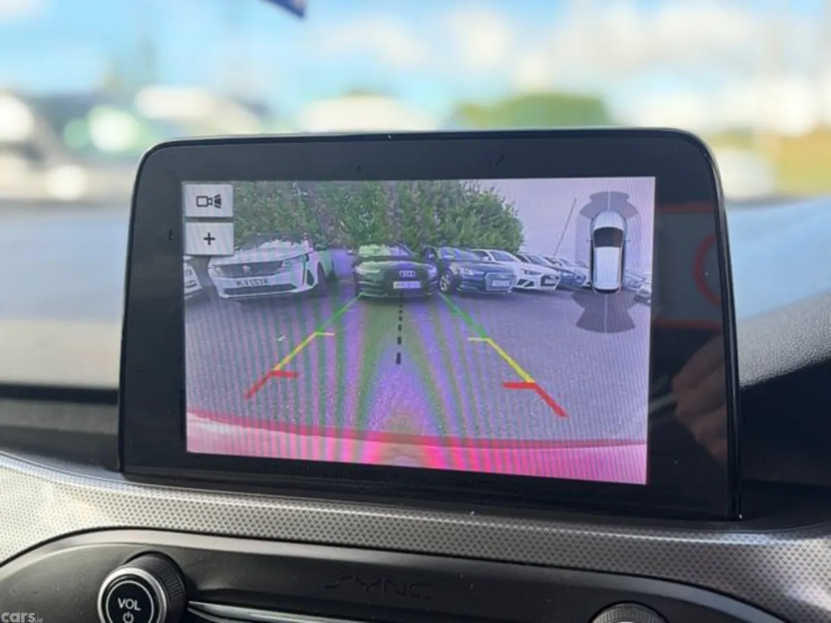 Ford Focus Hatchback, Diesel, 2019, Red