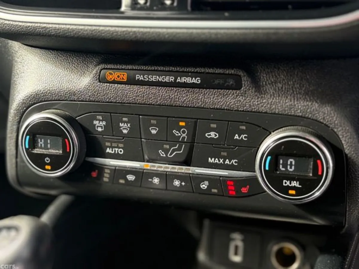 Ford Focus Hatchback, Diesel, 2019, Red