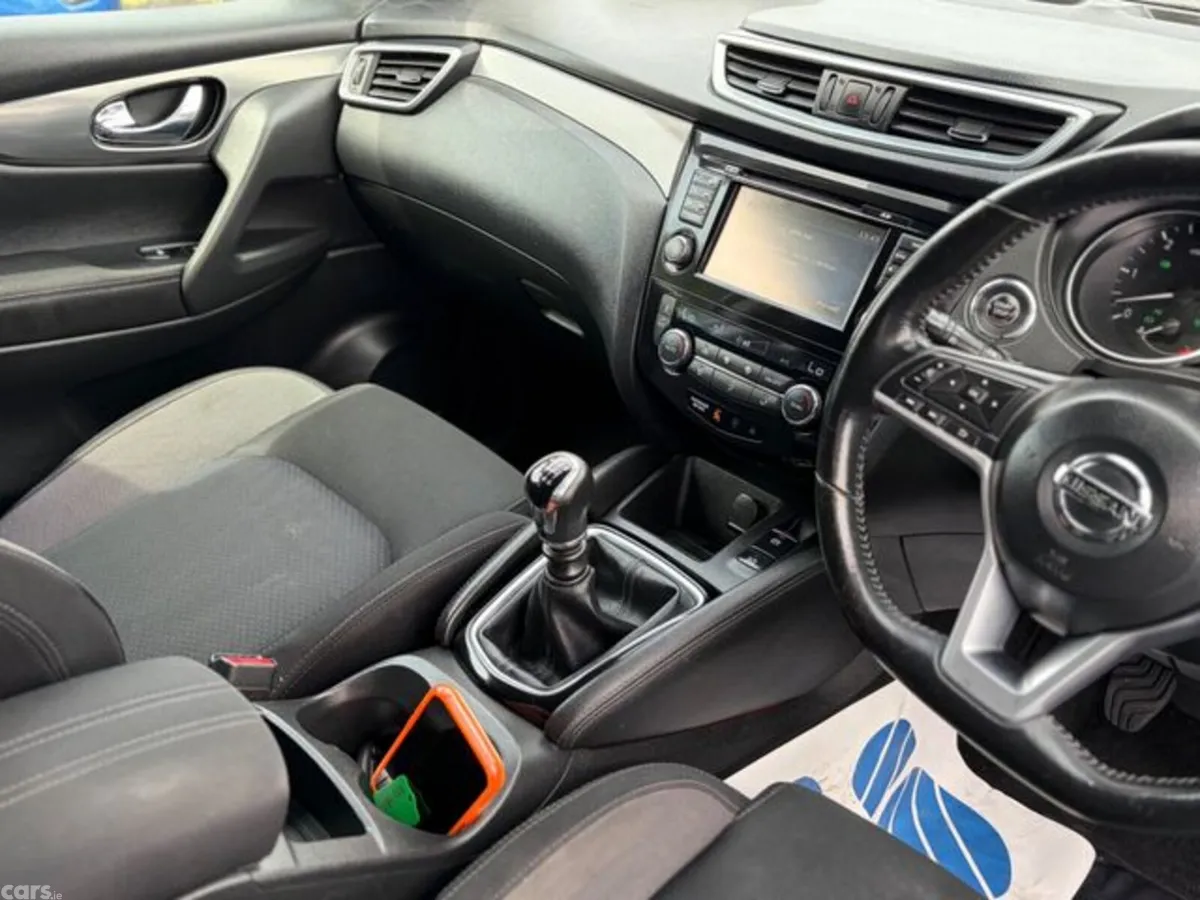 Nissan Qashqai Hatchback, Diesel, 2018, Grey