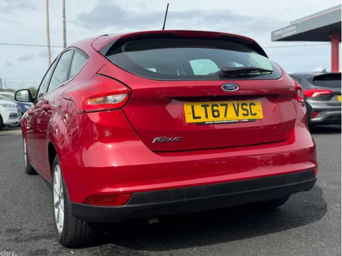 Ford Focus Hatchback, Diesel, 2017, Red