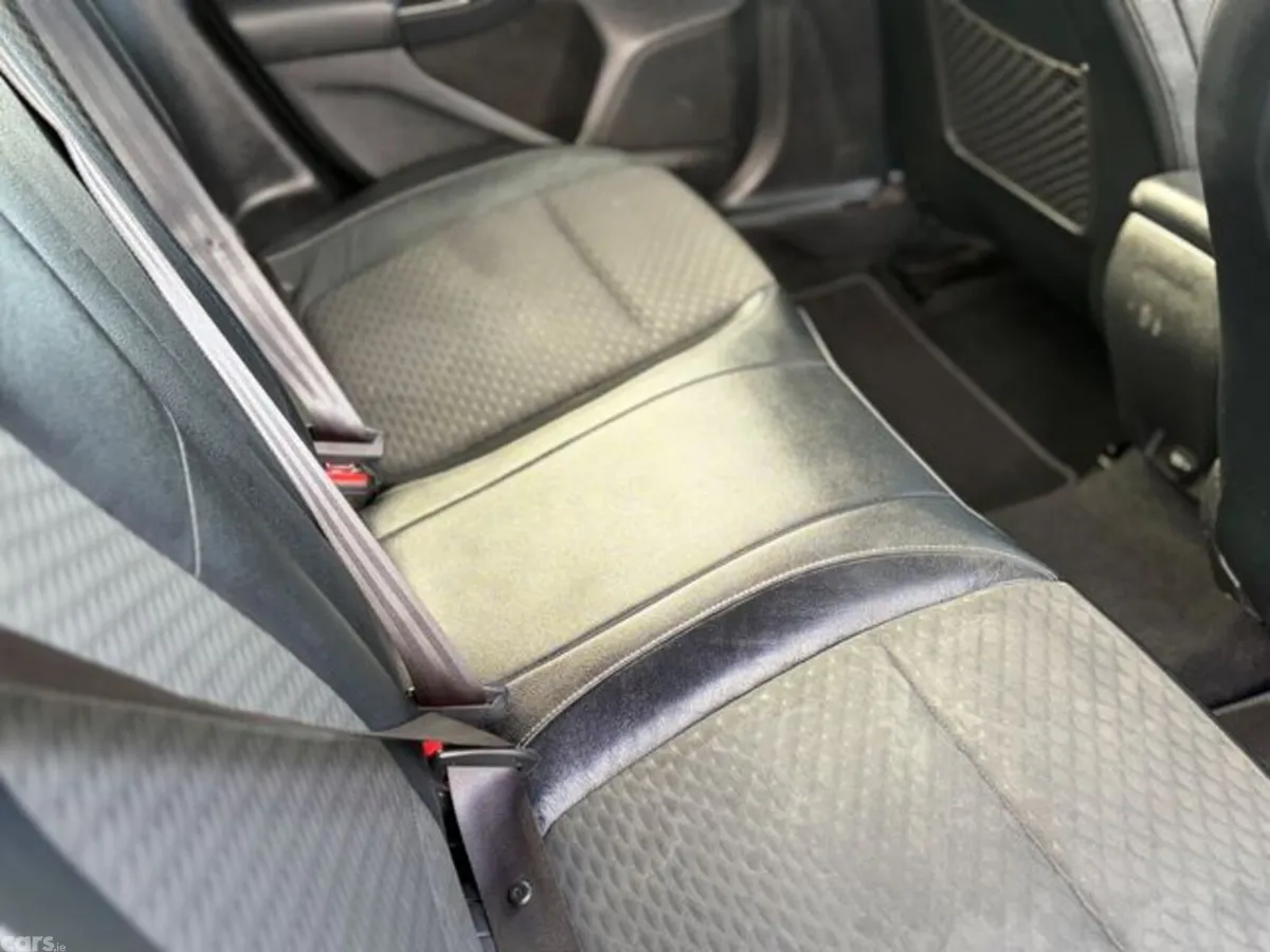 Ford Focus Hatchback, Diesel, 2019, Red