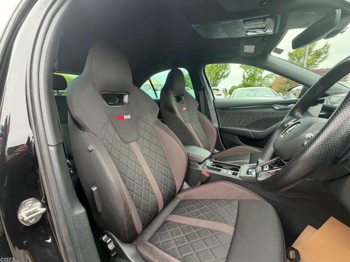 Skoda Octavia Saloon, Diesel, 2024, Black