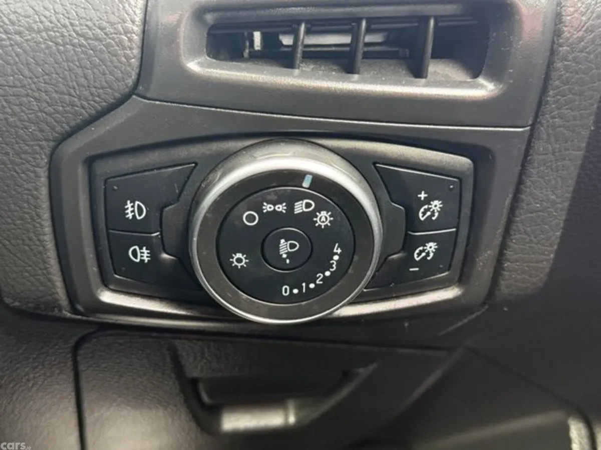 Ford Focus Hatchback, Diesel, 2017, Red
