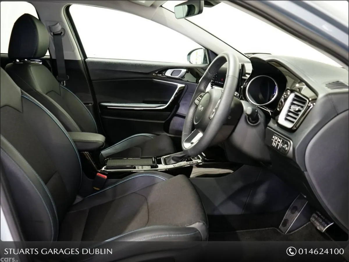 Kia XCeed Hatchback, Petrol Plug-in Hybrid, 2023, Grey