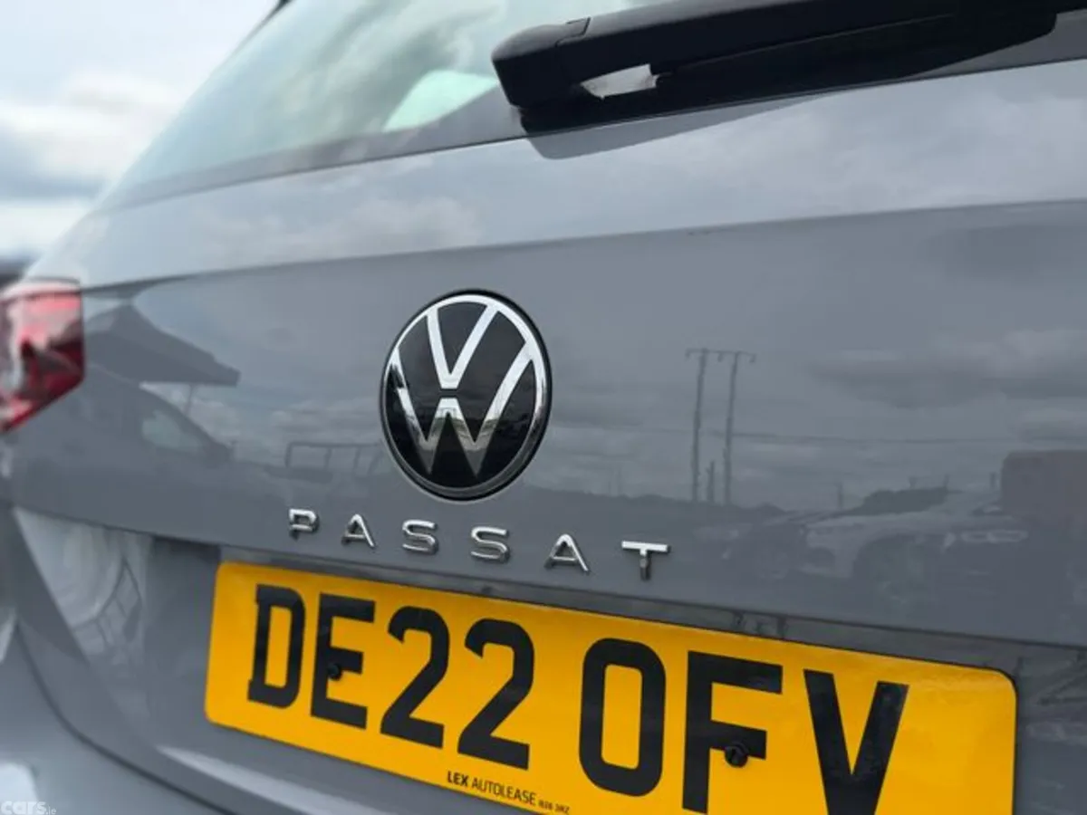 Volkswagen Passat Estate, Diesel, 2022, Grey