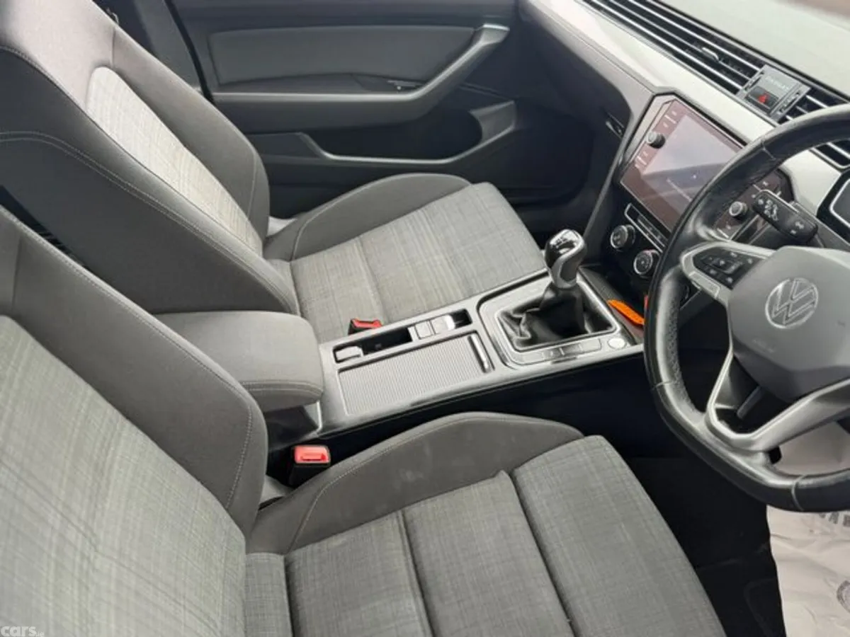Volkswagen Passat Estate, Diesel, 2022, Grey