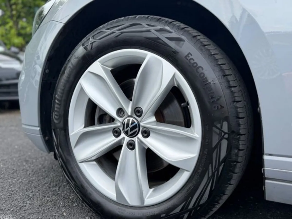 Volkswagen Passat Estate, Diesel, 2022, Grey