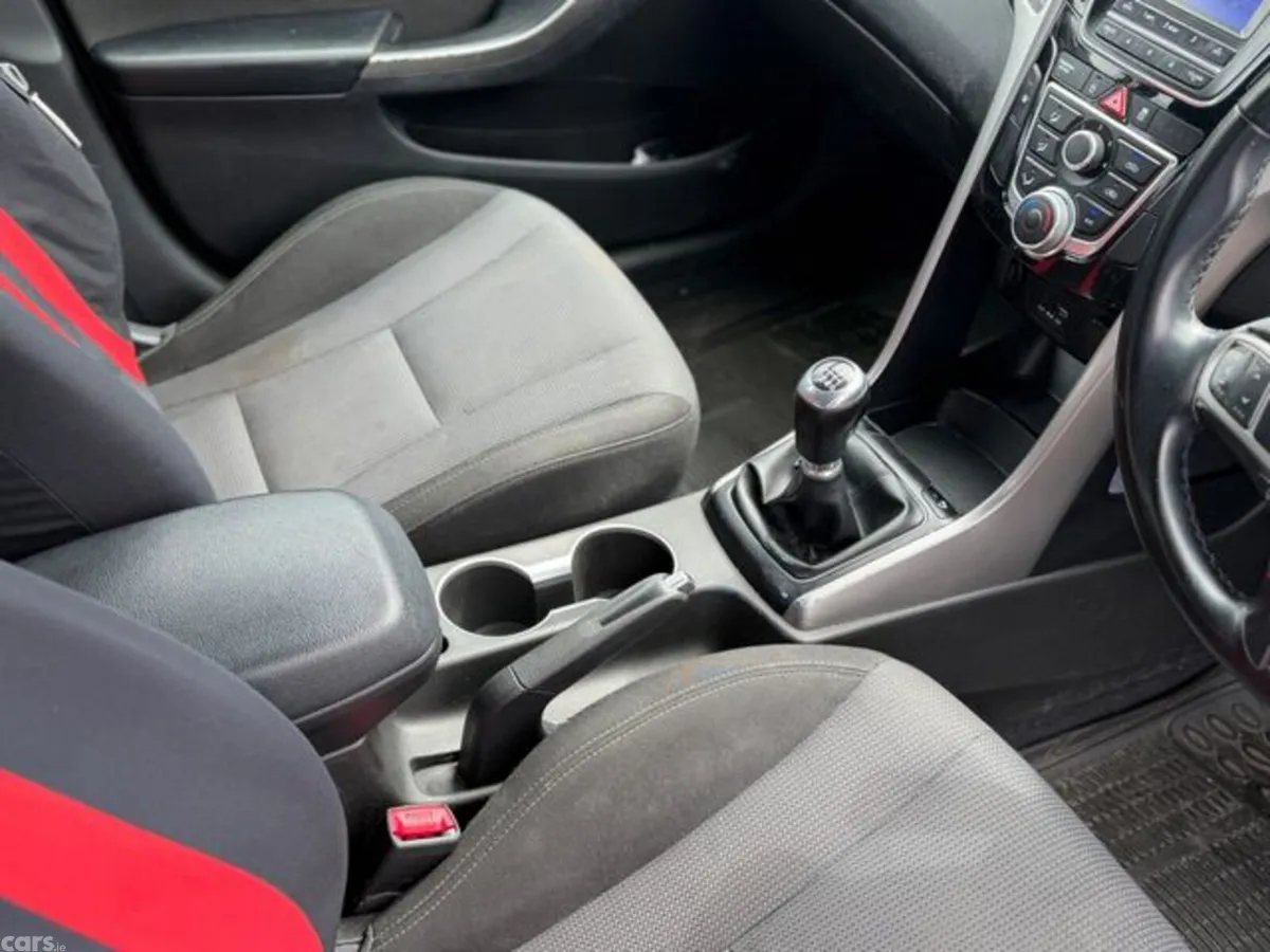 Hyundai i30 Hatchback, Diesel, 2016, White