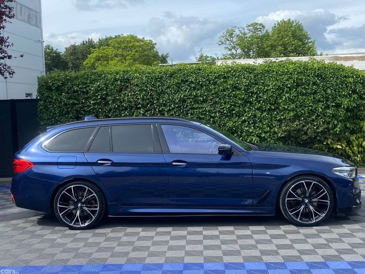 BMW 5-Series Estate, Diesel, 2017, Blue