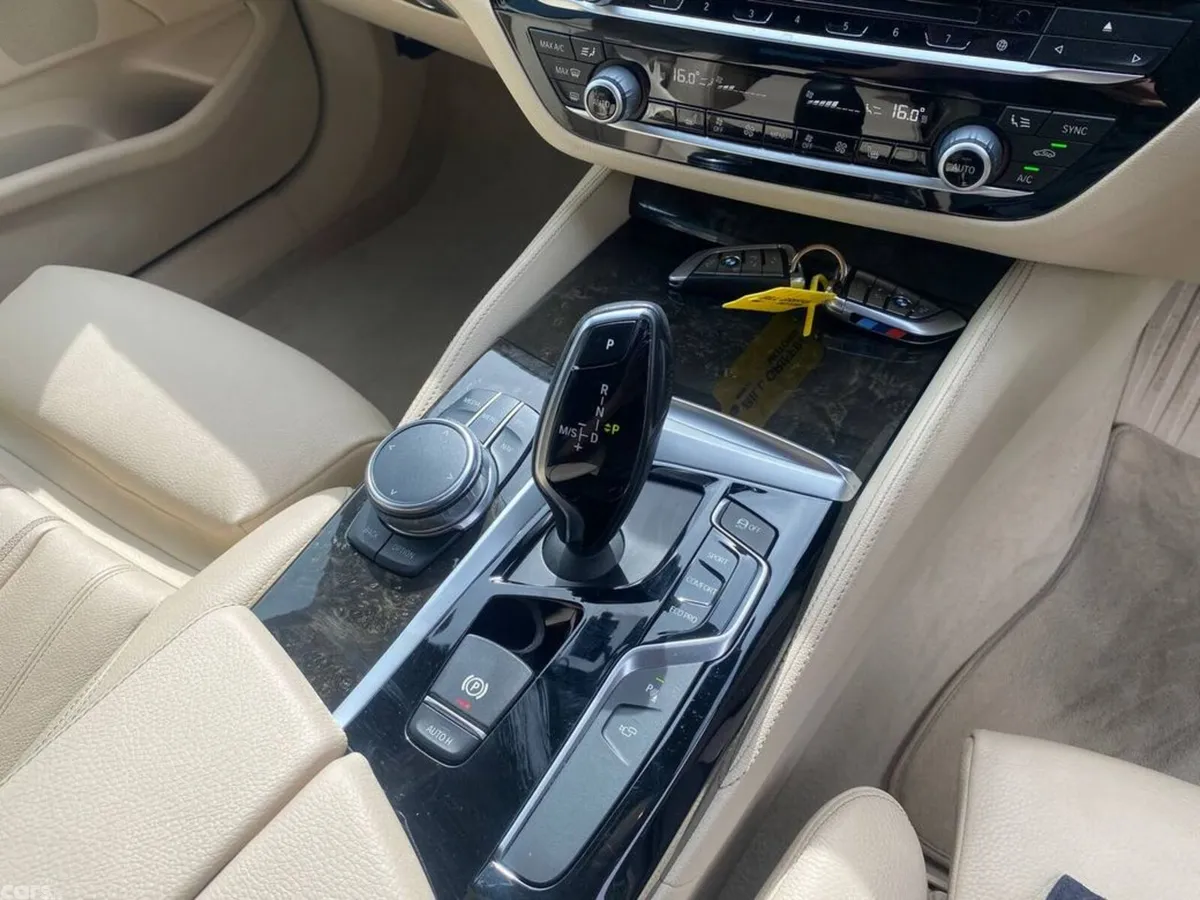 BMW 5-Series Estate, Diesel, 2017, Blue