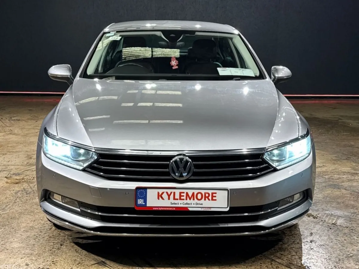 Volkswagen Passat Saloon, Petrol, 2018, Silver