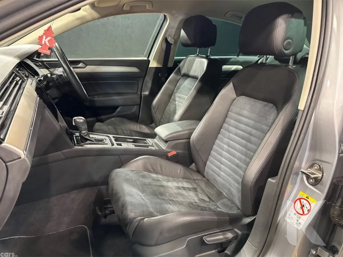 Volkswagen Passat Saloon, Petrol, 2018, Silver