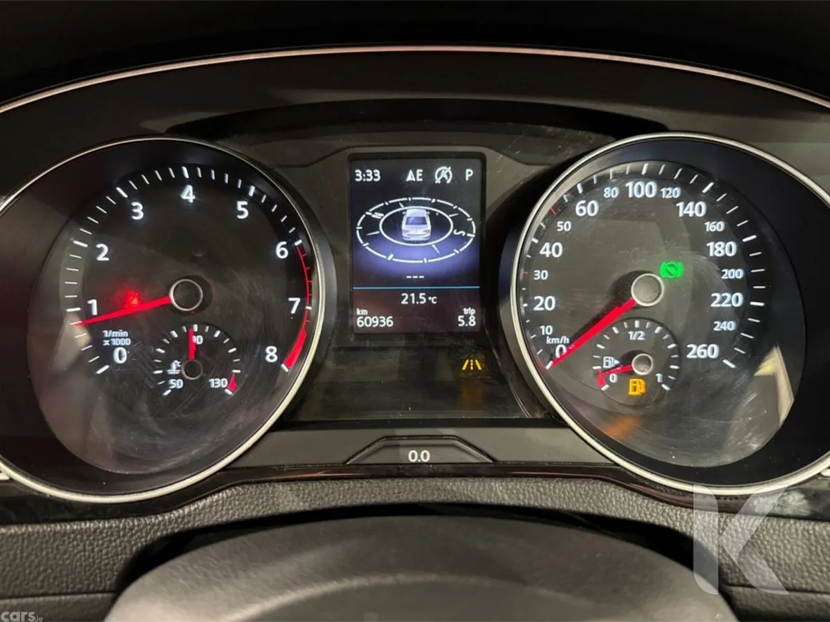 Volkswagen Passat Saloon, Petrol, 2018, Silver