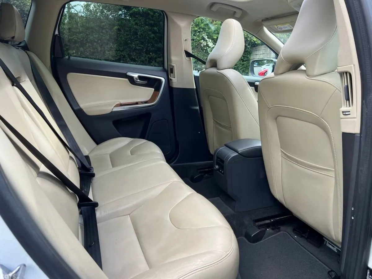 Volvo XC60 SUV, Diesel, 2017, White