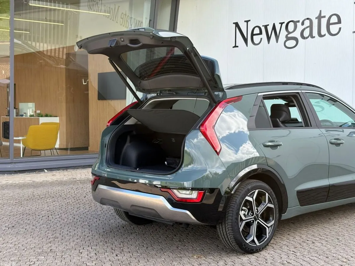 Kia Niro Hatchback, Petrol Plug-in Hybrid, 2027, Green