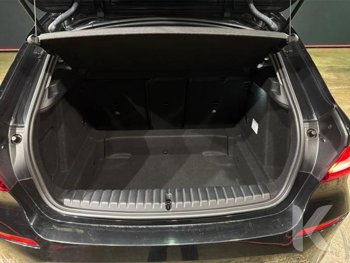 BMW 1-Series Hatchback, Petrol, 2019, Black
