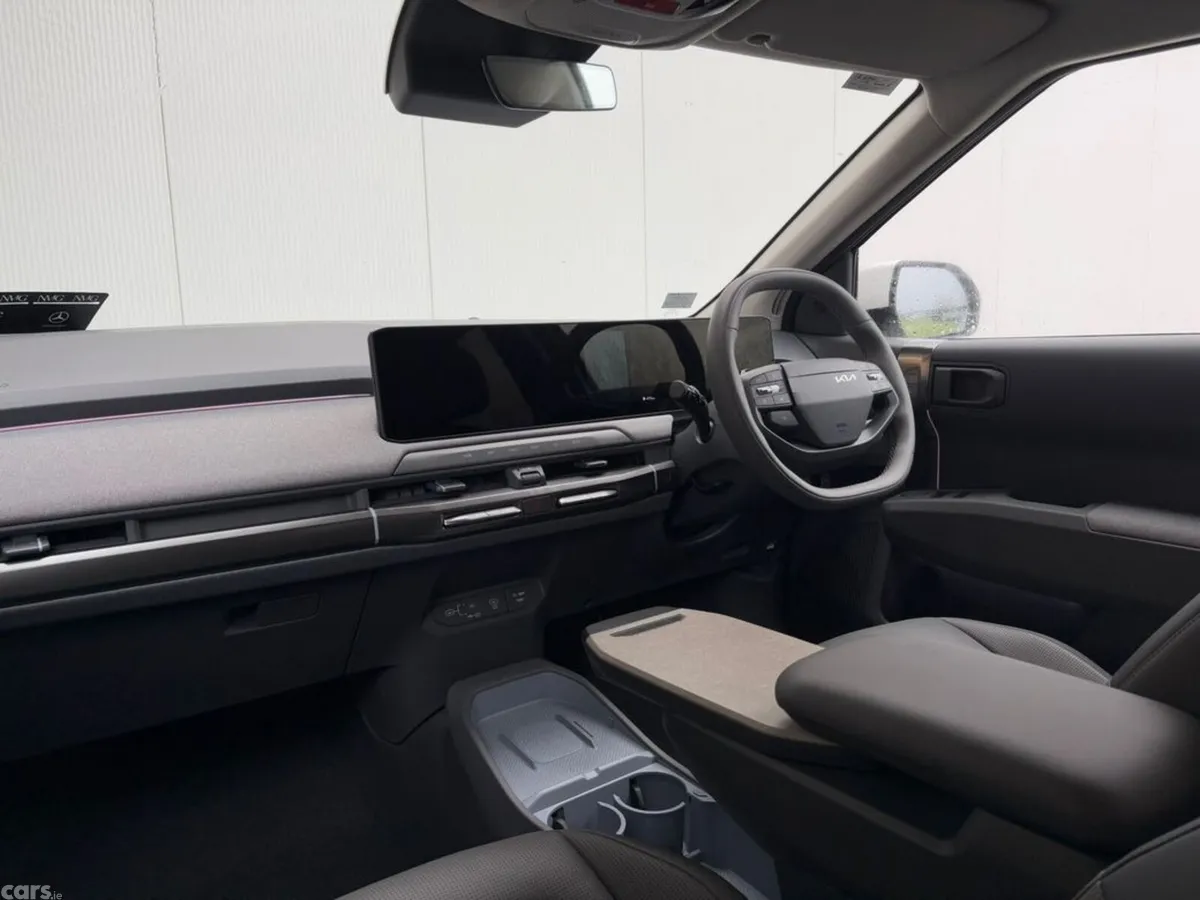 Kia EV3 Hatchback, Electric, 2027, 