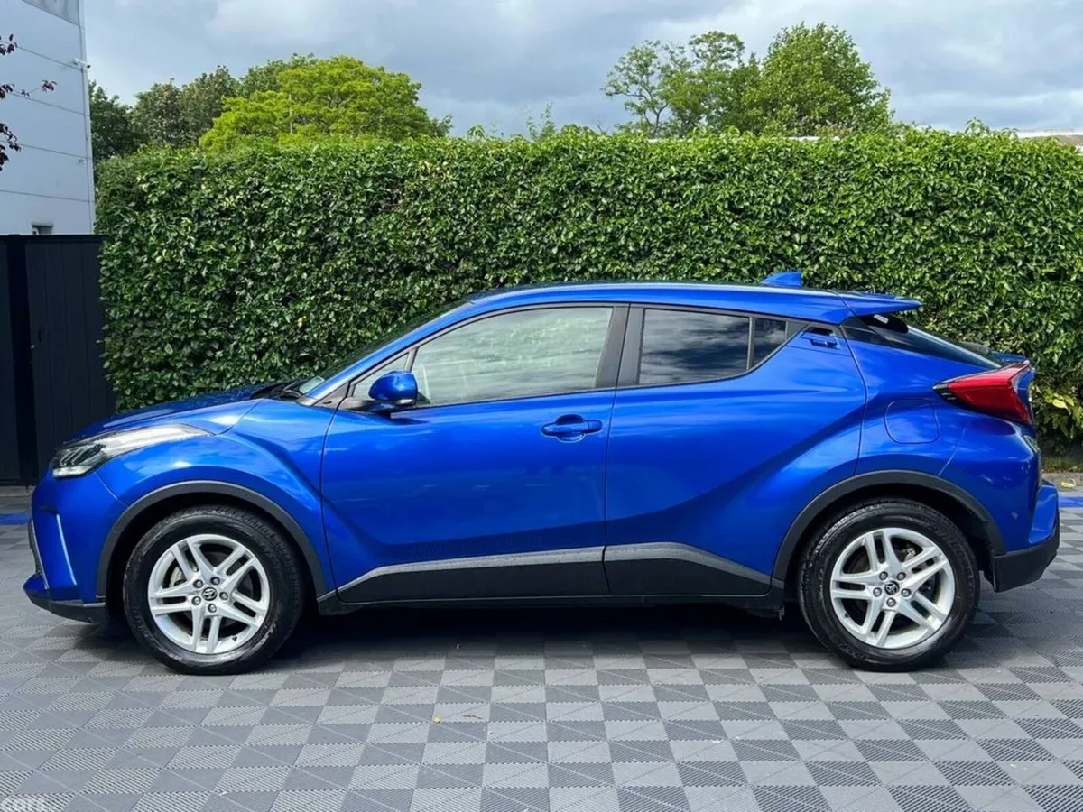 Toyota C-HR SUV, Petrol Hybrid, 2021, Blue