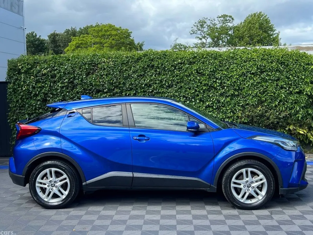Toyota C-HR SUV, Petrol Hybrid, 2021, Blue
