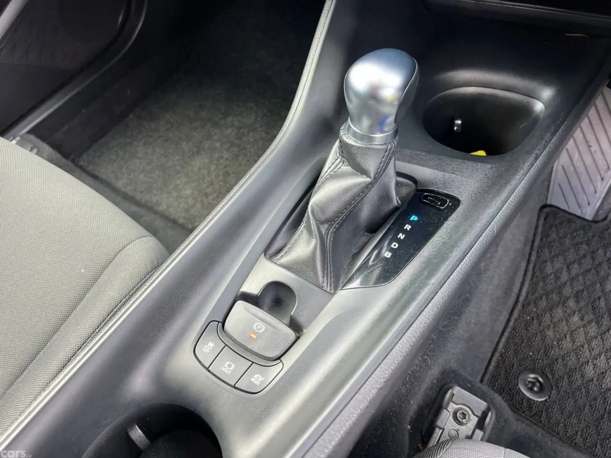 Toyota C-HR SUV, Petrol Hybrid, 2021, Blue