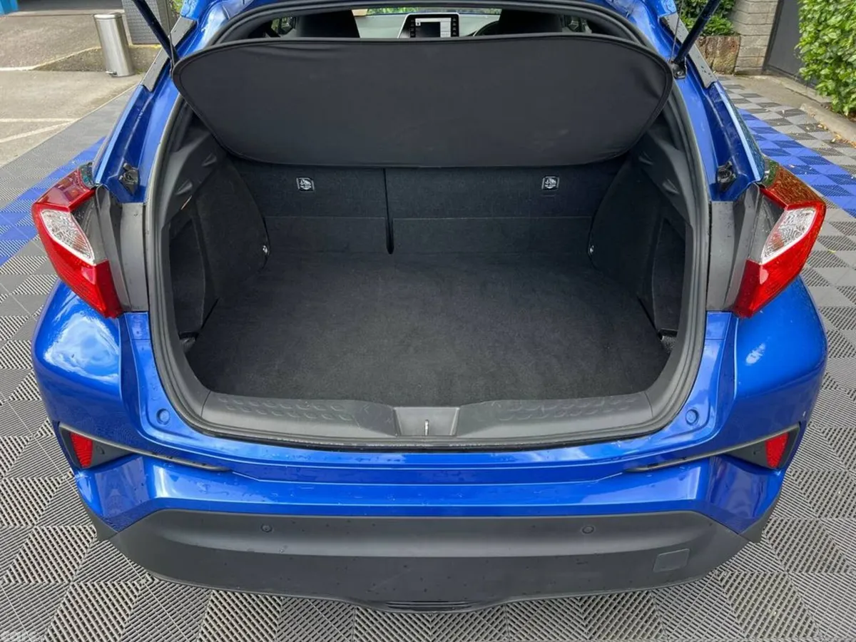 Toyota C-HR SUV, Petrol Hybrid, 2021, Blue