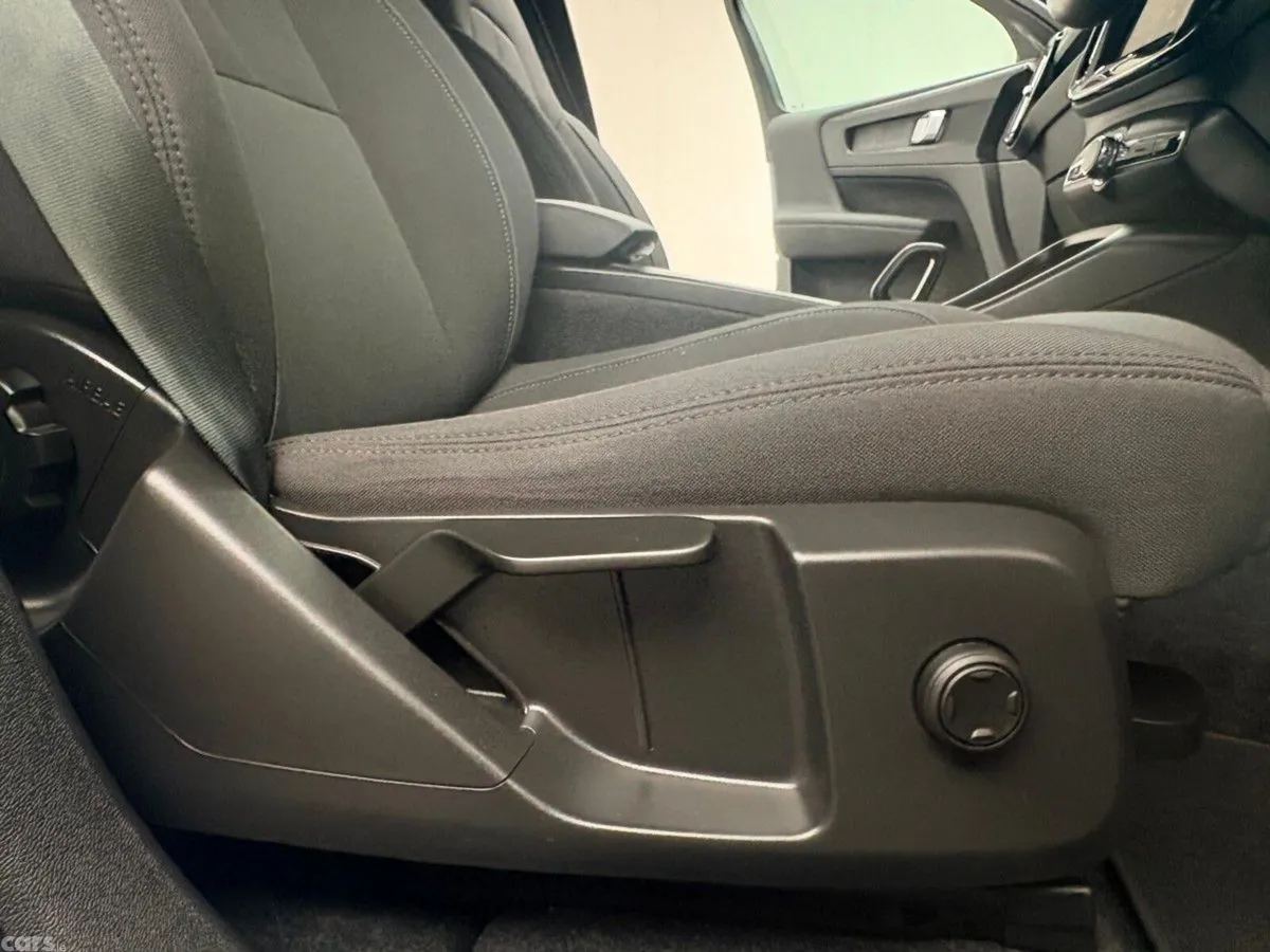 Volvo XC40 Estate, Electric, 2023, Blue