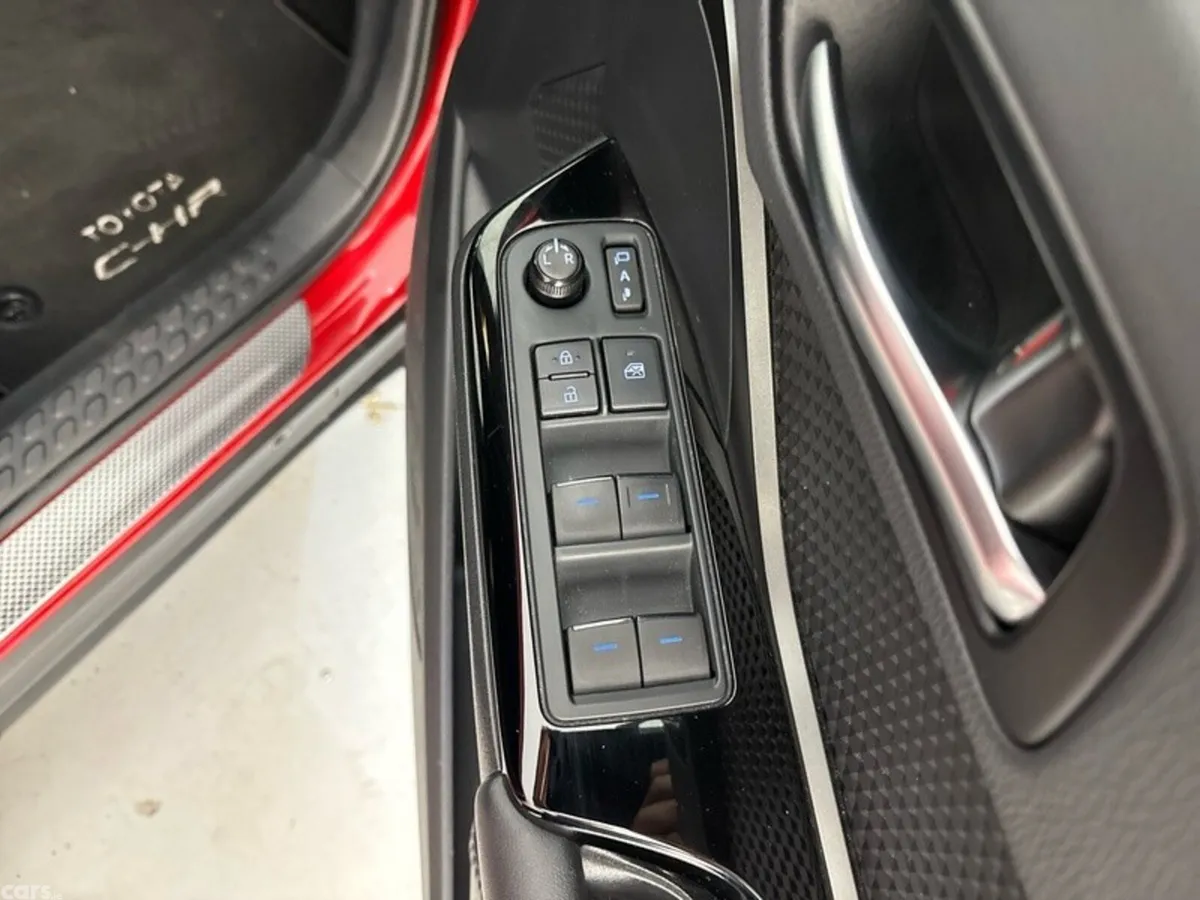 Toyota C-HR SUV, Petrol Hybrid, 2023, Red