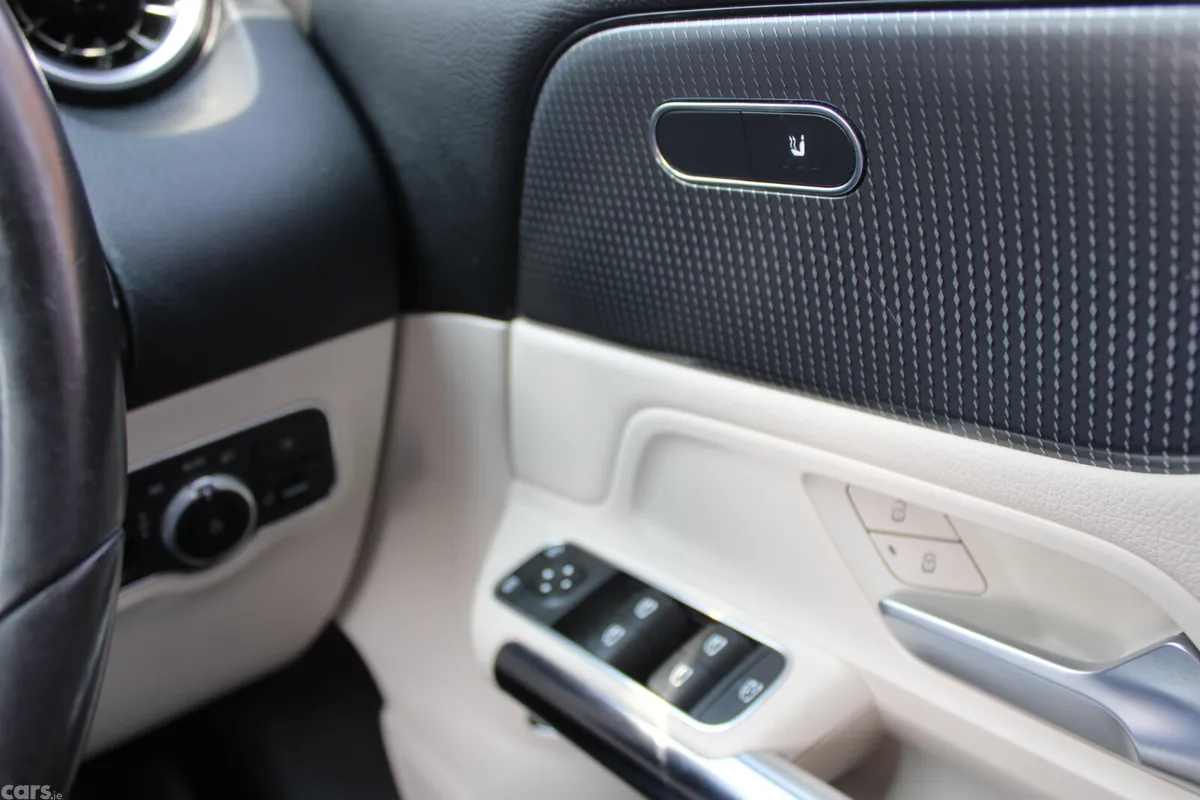 Mercedes-Benz B-Class MPV, Diesel, 2019, Blue
