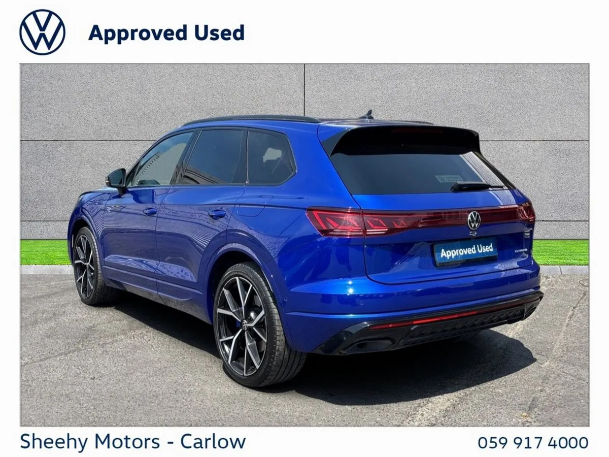 Volkswagen Touareg SUV, Petrol Plug-in Hybrid, 2024, Blue