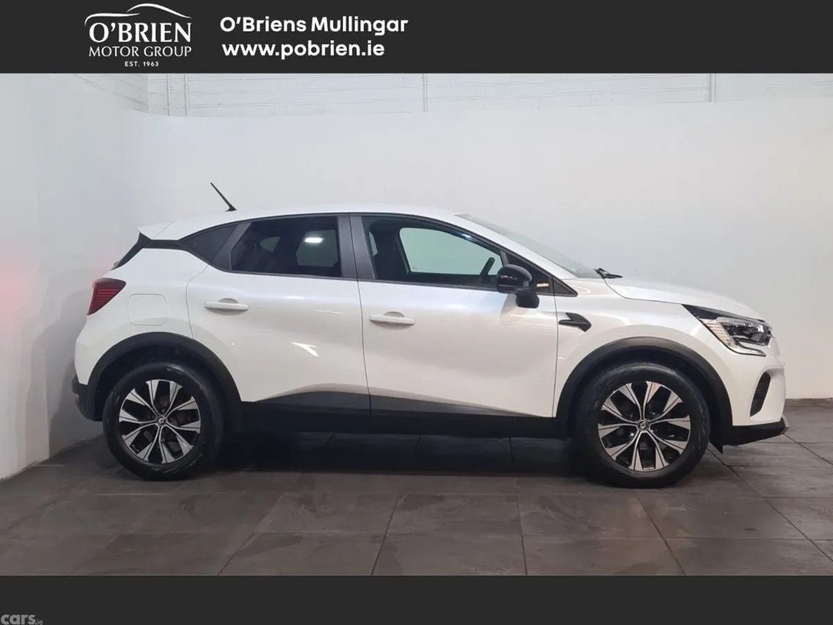 Renault Captur Hatchback, Petrol, 2024, White