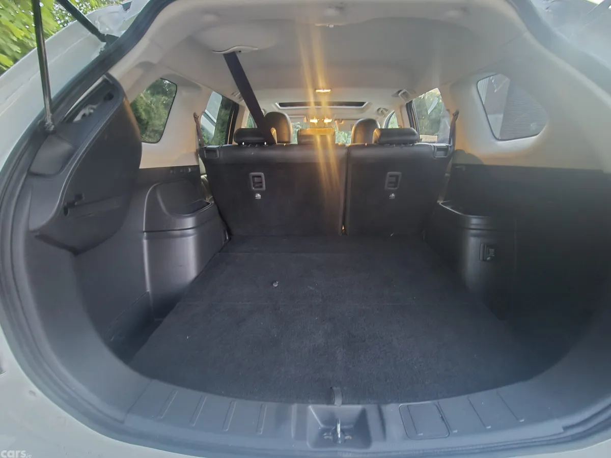 Mitsubishi Outlander SUV, Petrol Plug-in Hybrid, 2016, White