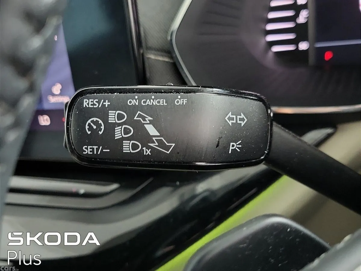Skoda Octavia Saloon, Petrol, 2023, Blue