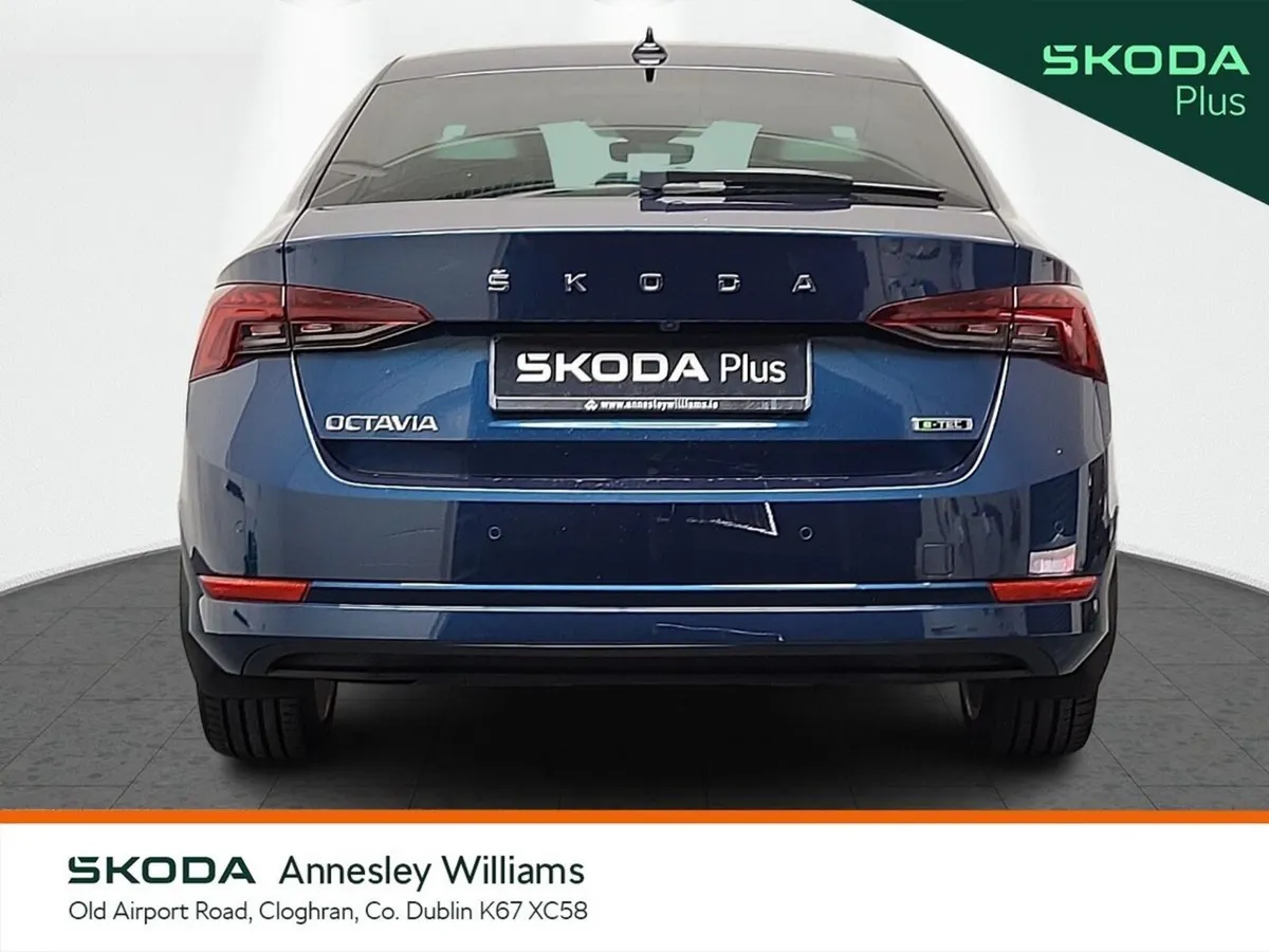 Skoda Octavia Saloon, Petrol, 2023, Blue