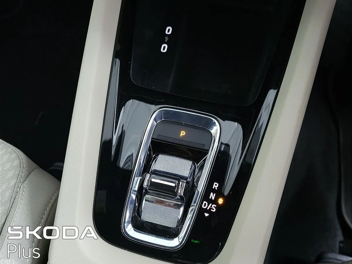 Skoda Octavia Saloon, Petrol, 2023, Blue
