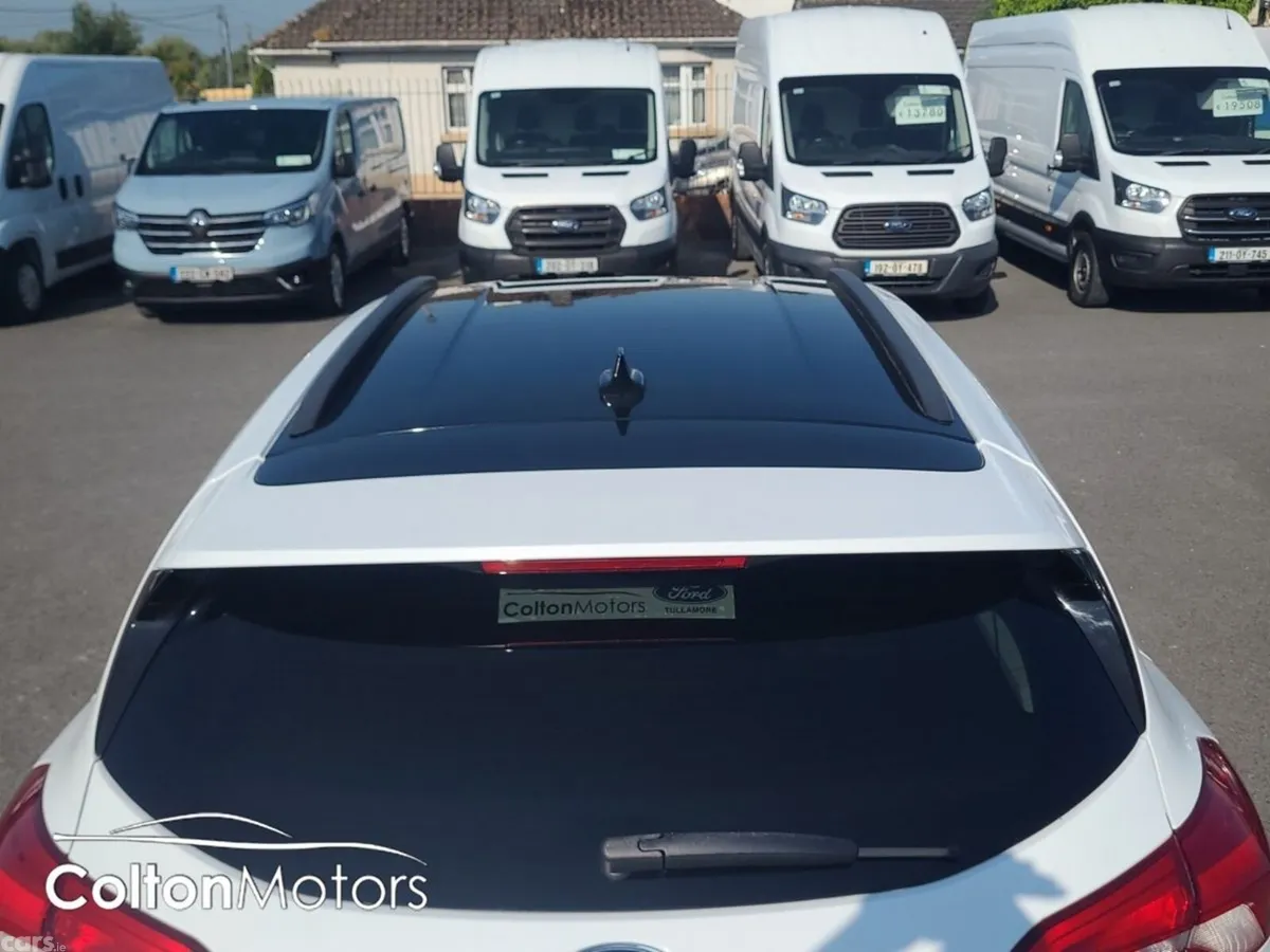 Ford Focus Hatchback, Petrol, 2020, White