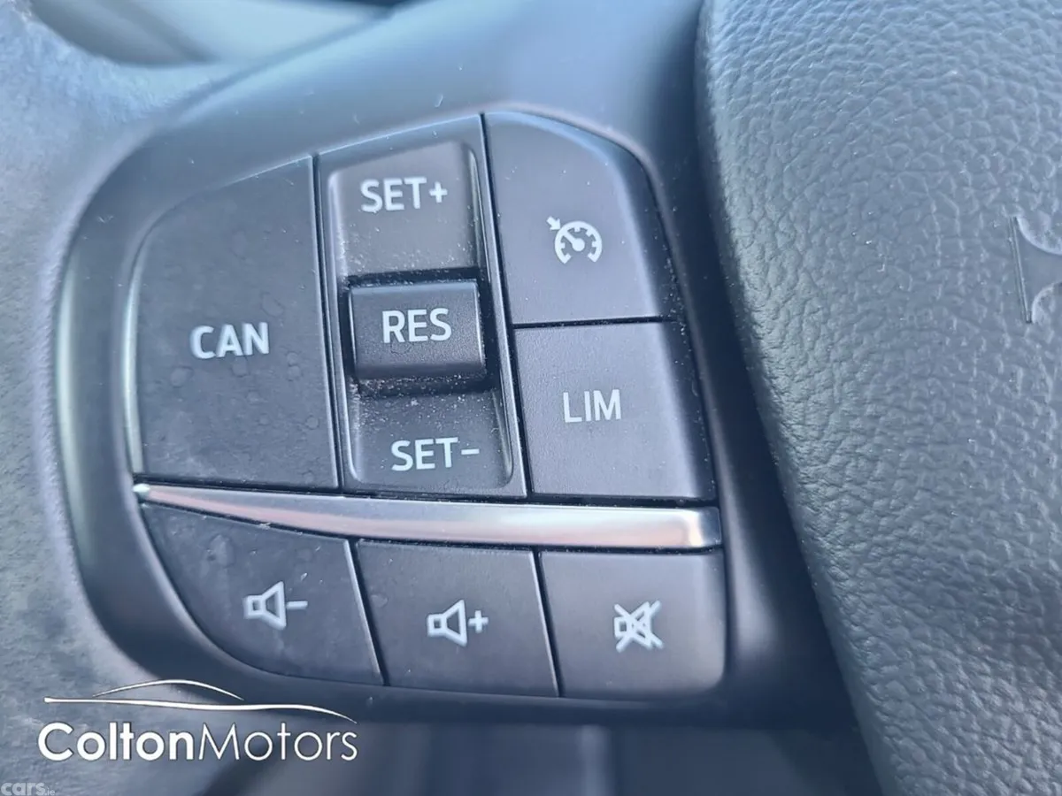 Ford Focus Hatchback, Petrol, 2020, White