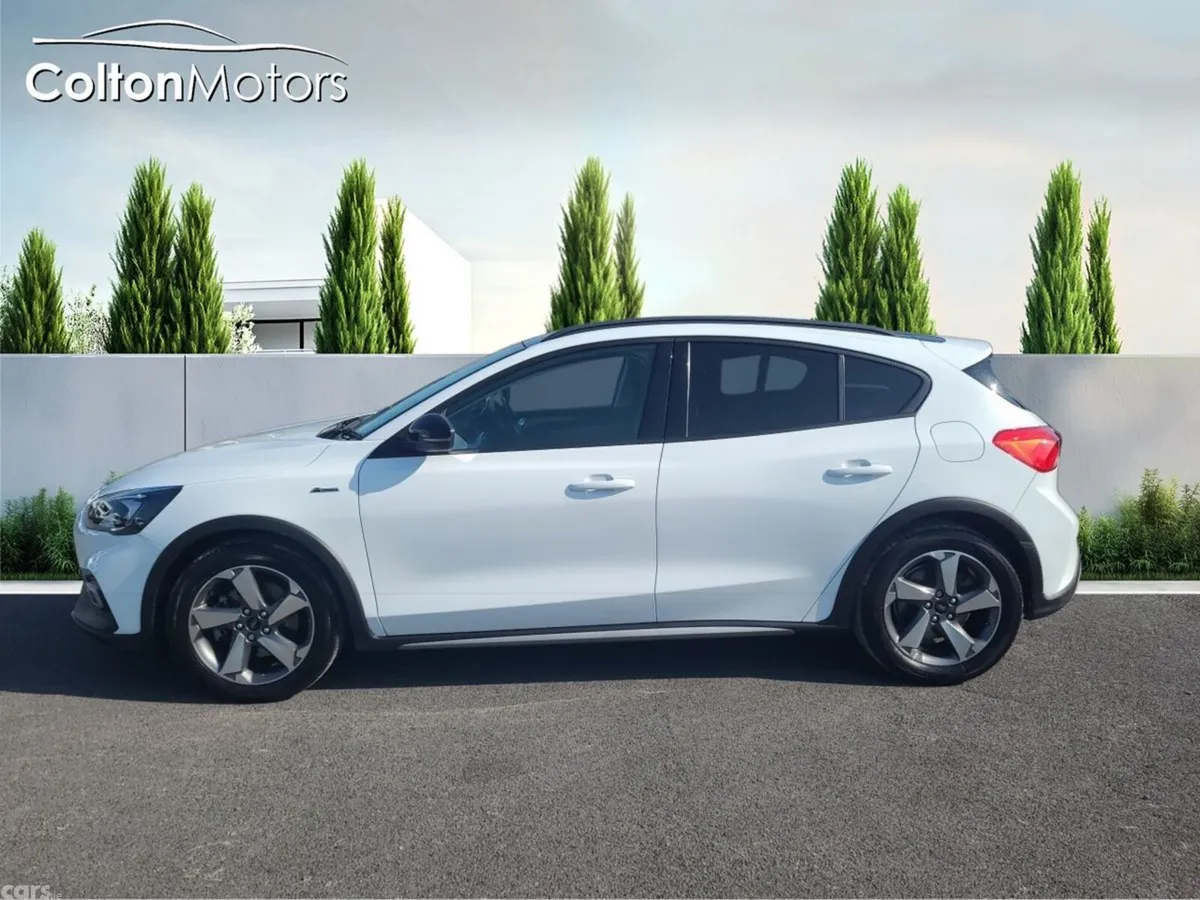 Ford Focus Hatchback, Petrol, 2020, White