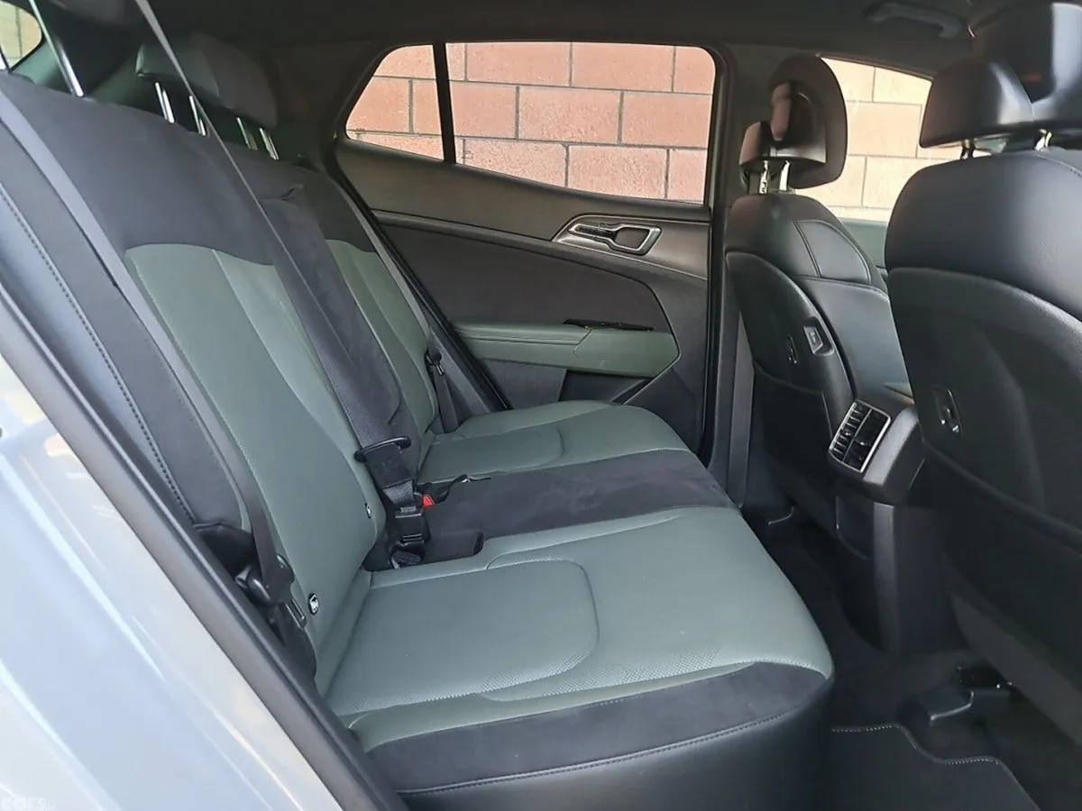Kia Sportage SUV, Petrol Hybrid, 2024, Grey