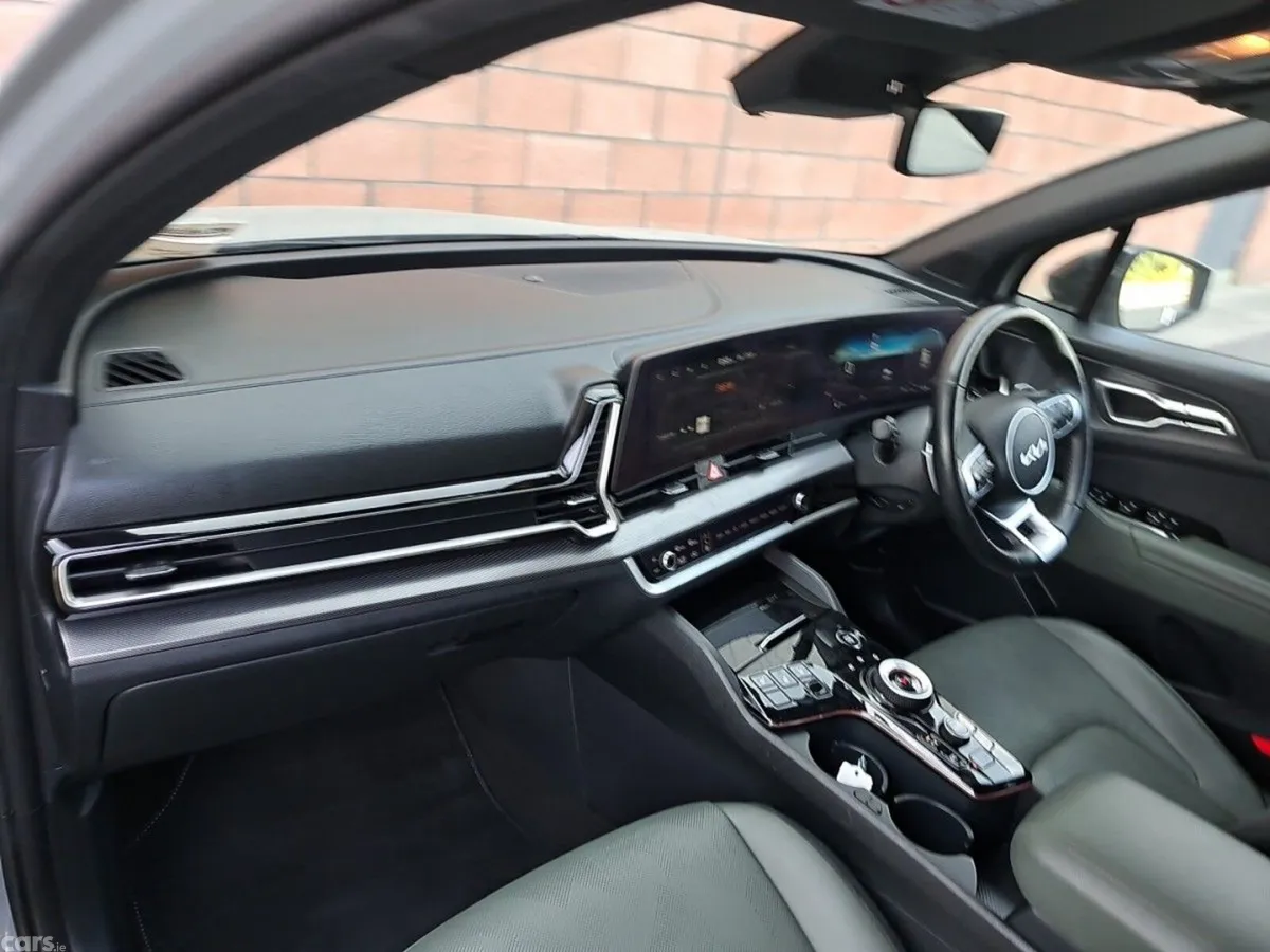 Kia Sportage SUV, Petrol Hybrid, 2024, Grey
