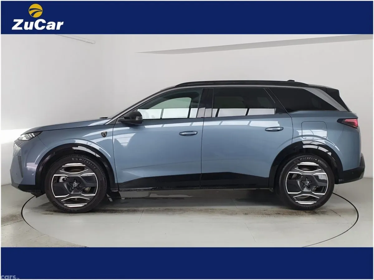 Peugeot 5008 SUV, Electric, 2024, Blue