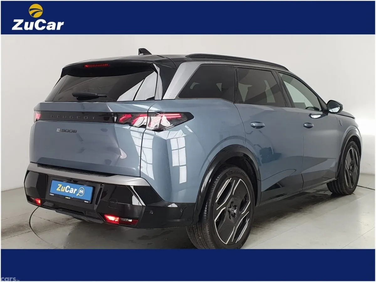 Peugeot 5008 SUV, Electric, 2024, Blue